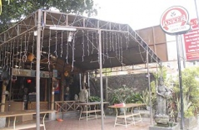 Janur Café    